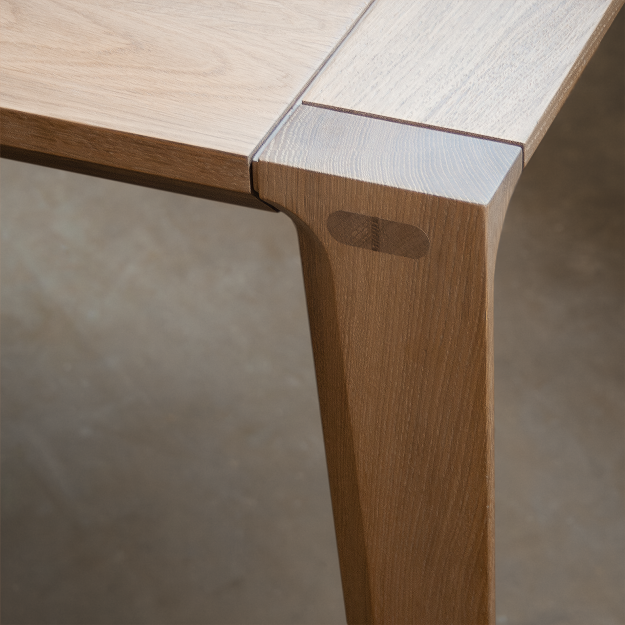 studio gud RAIA table detail